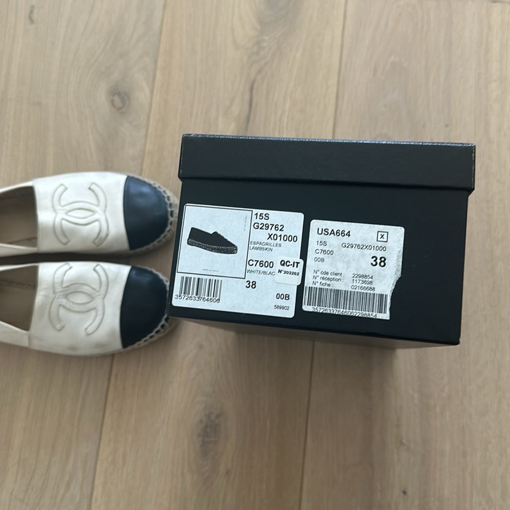 Chanel Women Cc Logo Lambskin Leather Espadrilles White Black size EU 38 - Picture 9 of 10